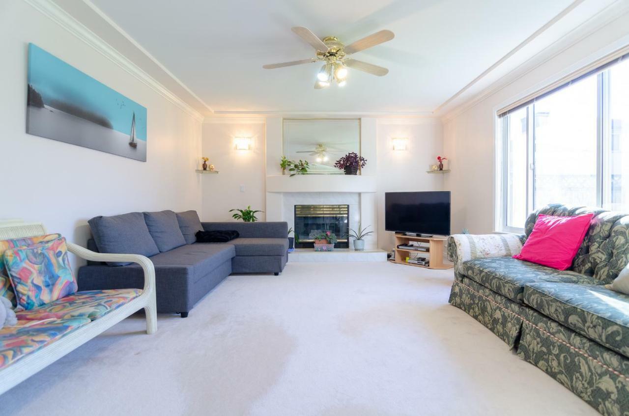 3 Private, Spacious, Bright Rooms In A Gorgeous House New Westminster Exterior photo