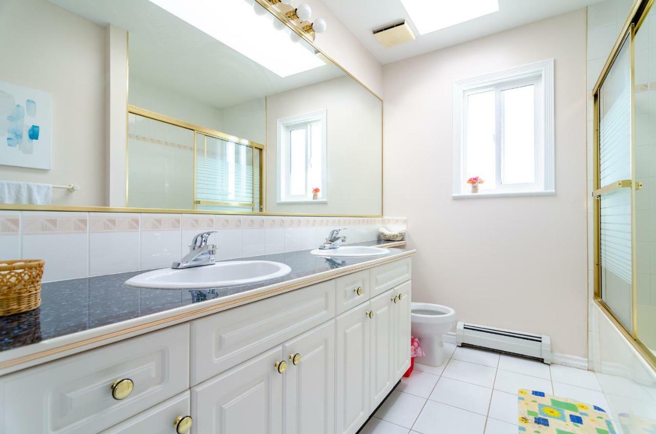 3 Private, Spacious, Bright Rooms In A Gorgeous House New Westminster Exterior photo